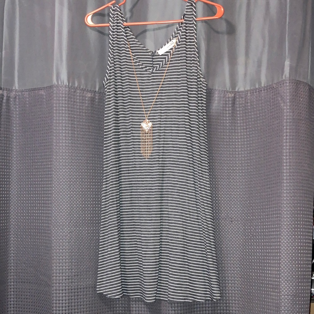 Chic Striped Sleeveless Dress